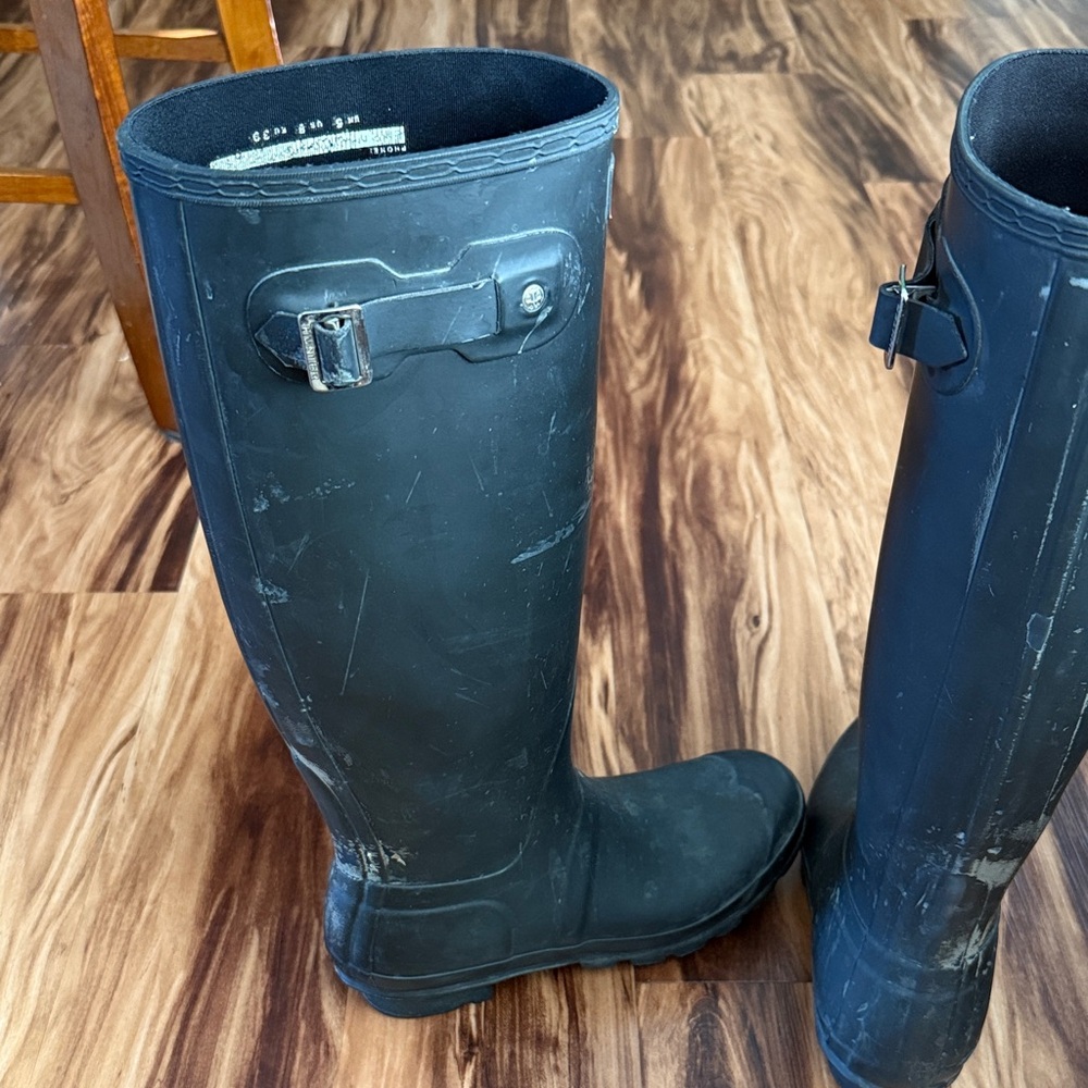 Hunter Classic Tall Waterproof Boots - Picture 8 of 10